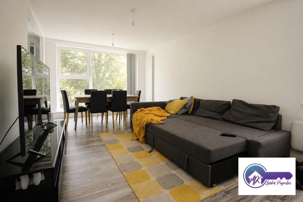 Flat Adelaide Road in Greater London