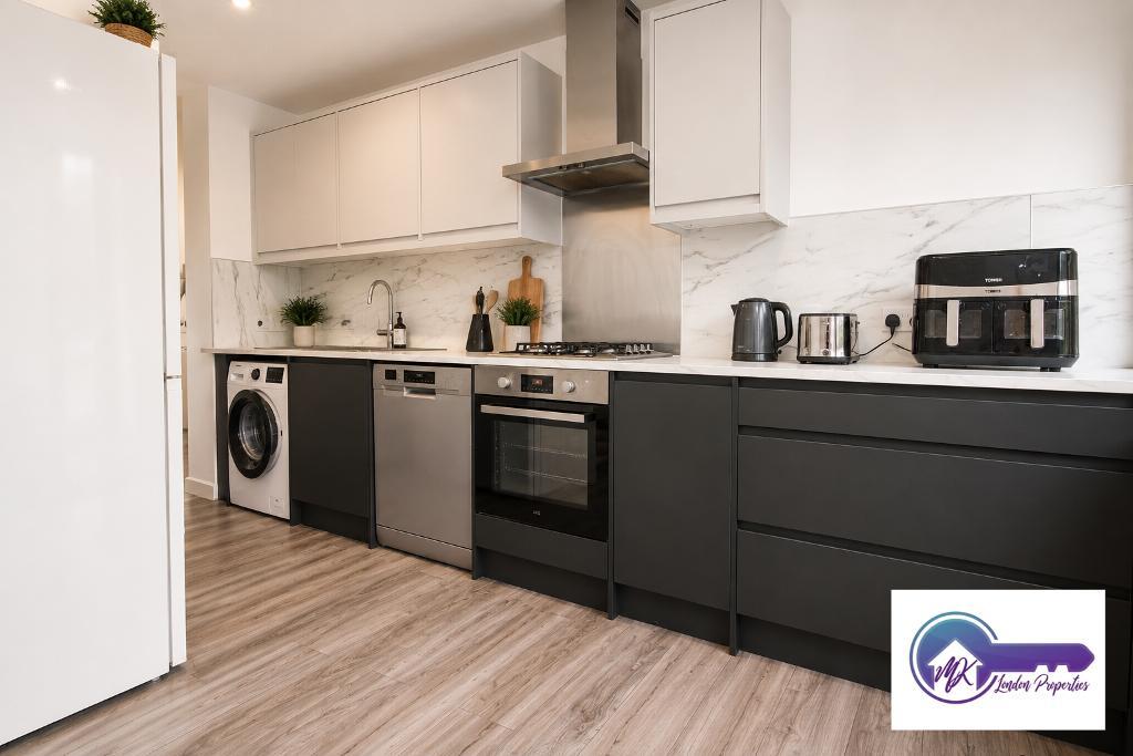 Flat Adelaide Road in Greater London