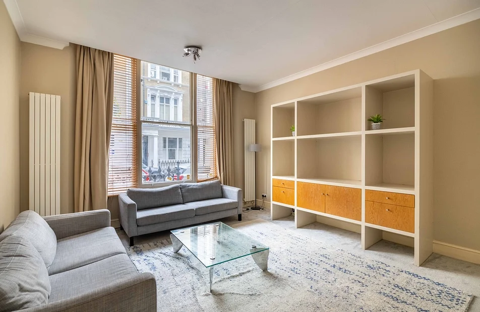 Flat Clanricarde Gardens in Greater London