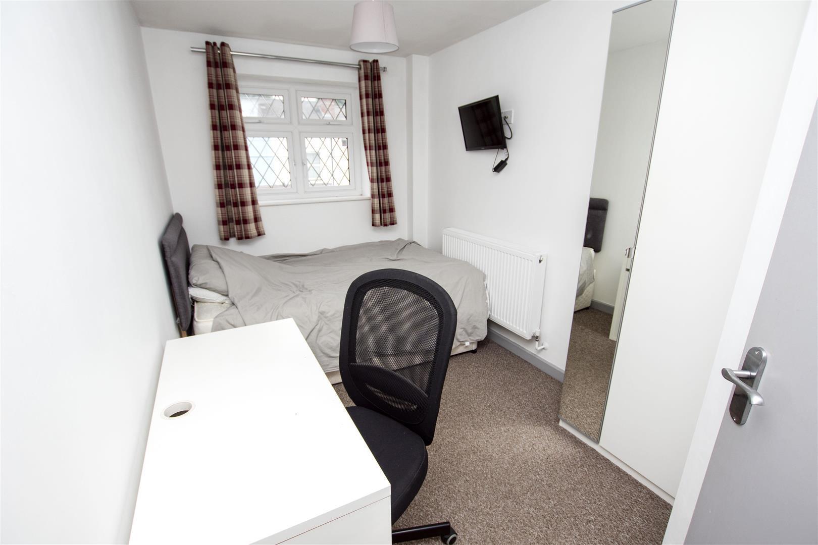 Flat Heeley Road in Birmingham