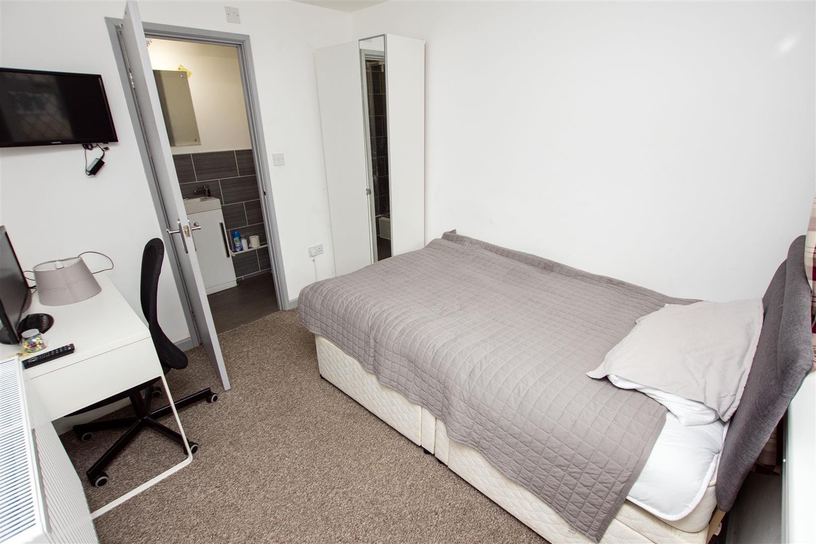 Flat Heeley Road in Birmingham