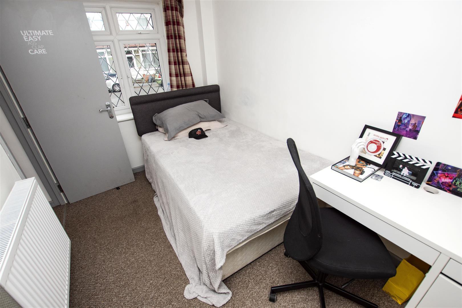 Flat Heeley Road in Birmingham