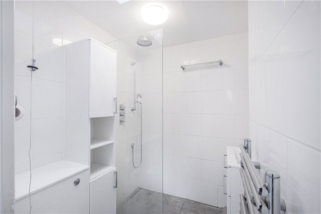 Flat Sudbourne Road in Greater London