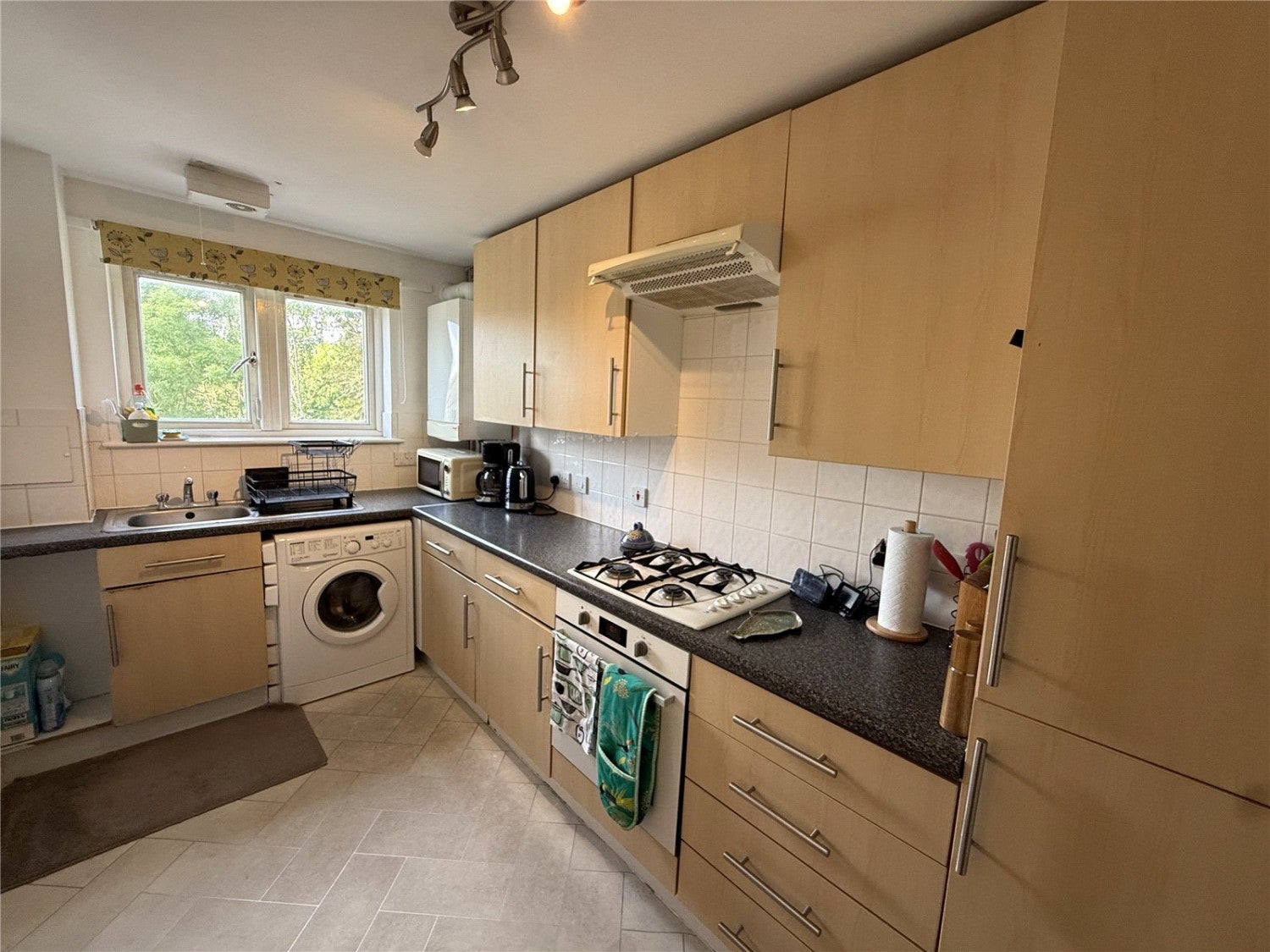 Flat Amethyst Close in Greater London