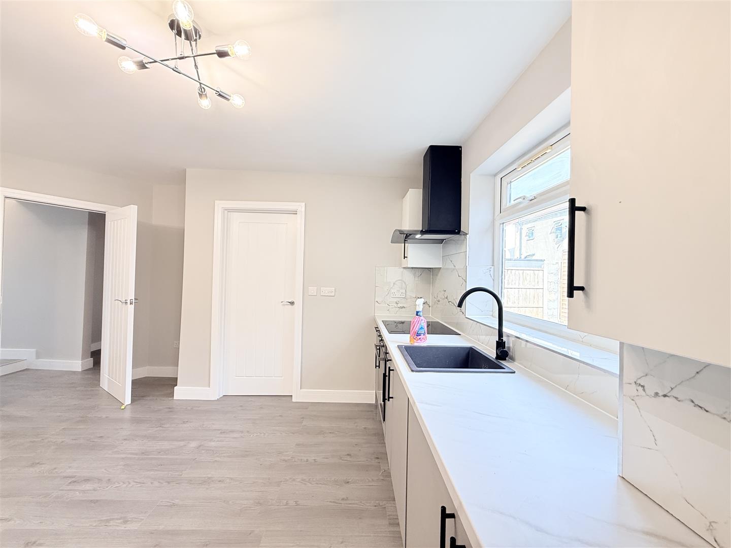 Flat Glenparke Road in Greater London