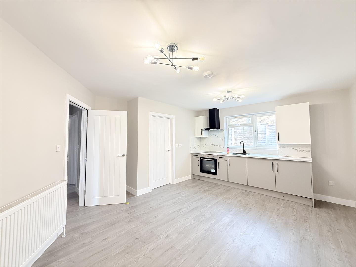 Flat Glenparke Road in Greater London