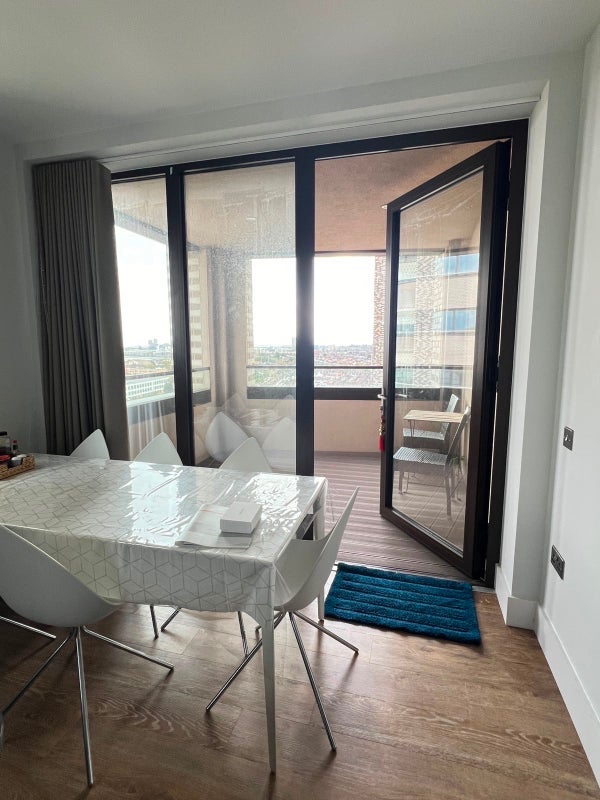 Flat Park Lane in Greater London