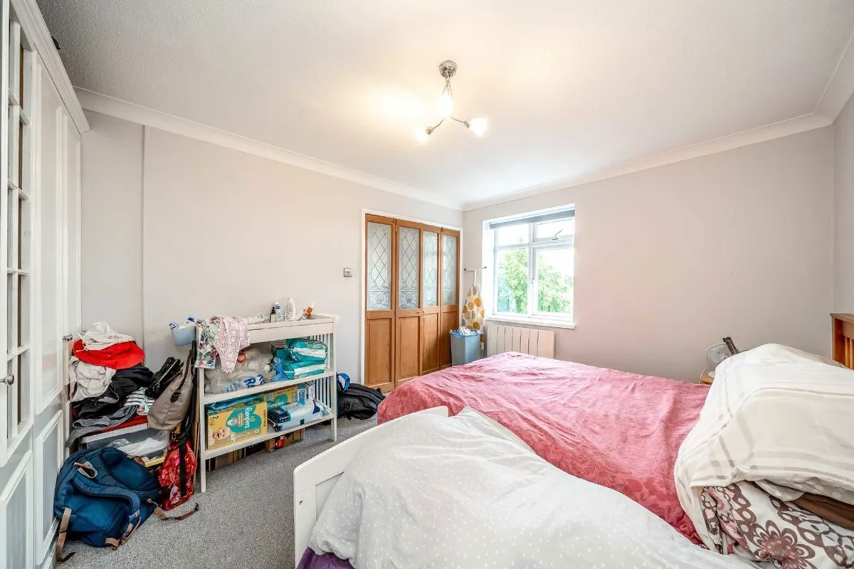 Flat Hampton Road in Greater London