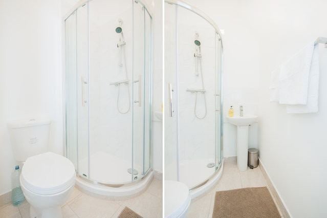 Room High Road Leytonstone in Greater London