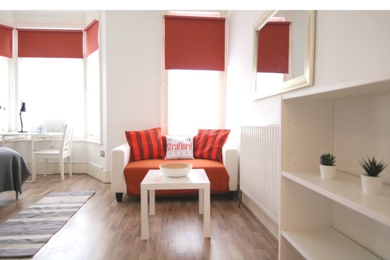 Room High Road Leytonstone in Greater London
