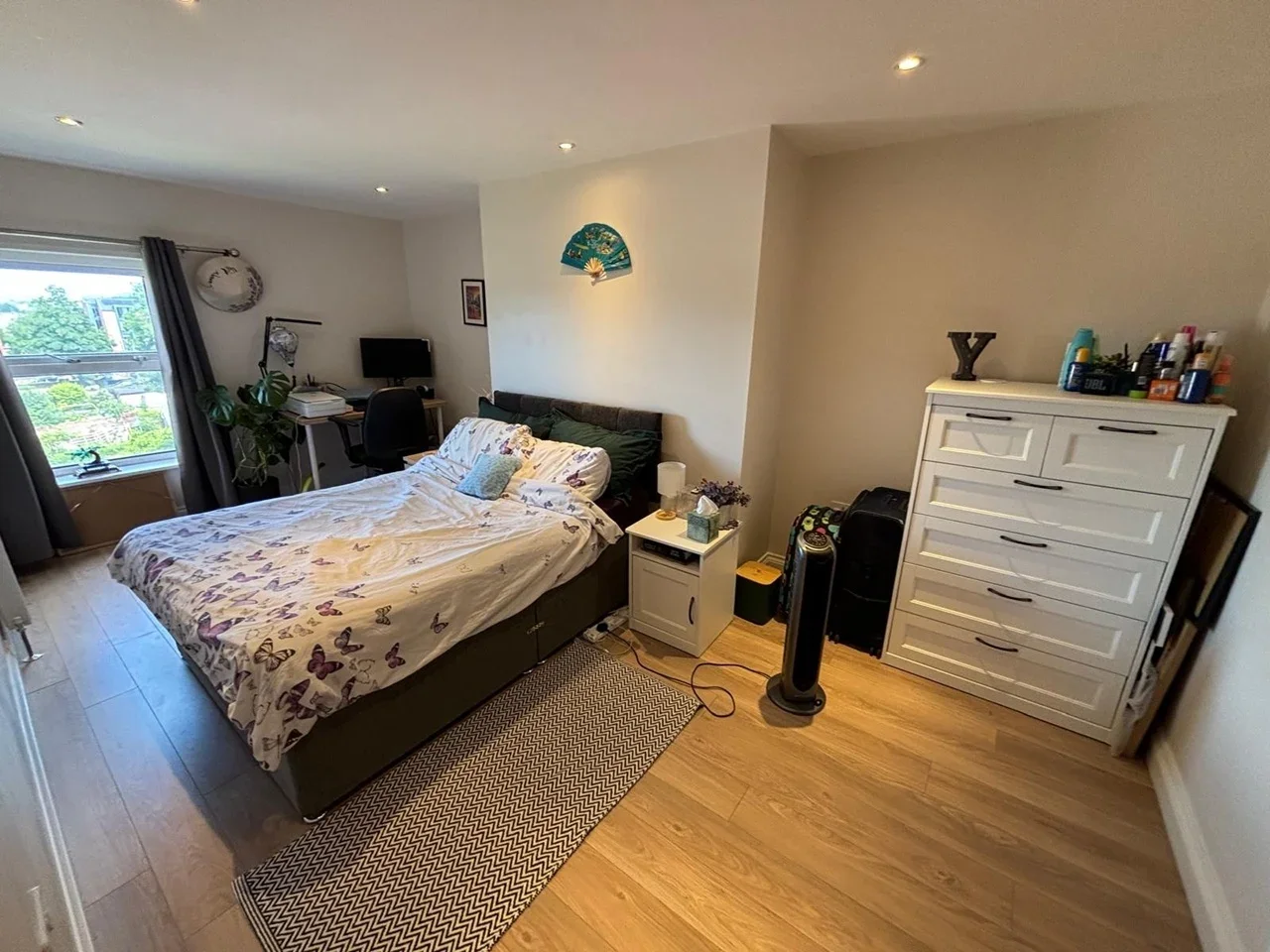 Flat Belle Vue Road in Leeds