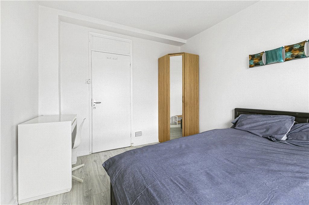 Room Stockwell Gardens in Greater London