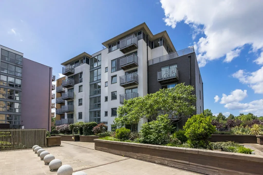 Flat Deals Gateway in Greater London