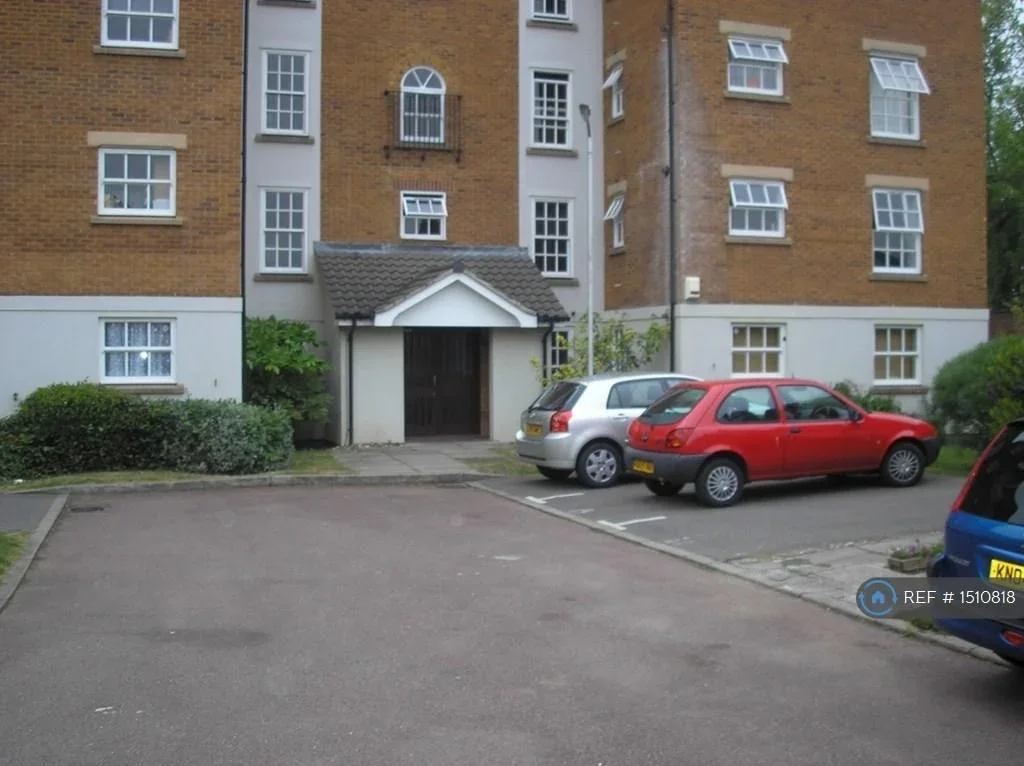 Flat Moriatry Close in Greater London