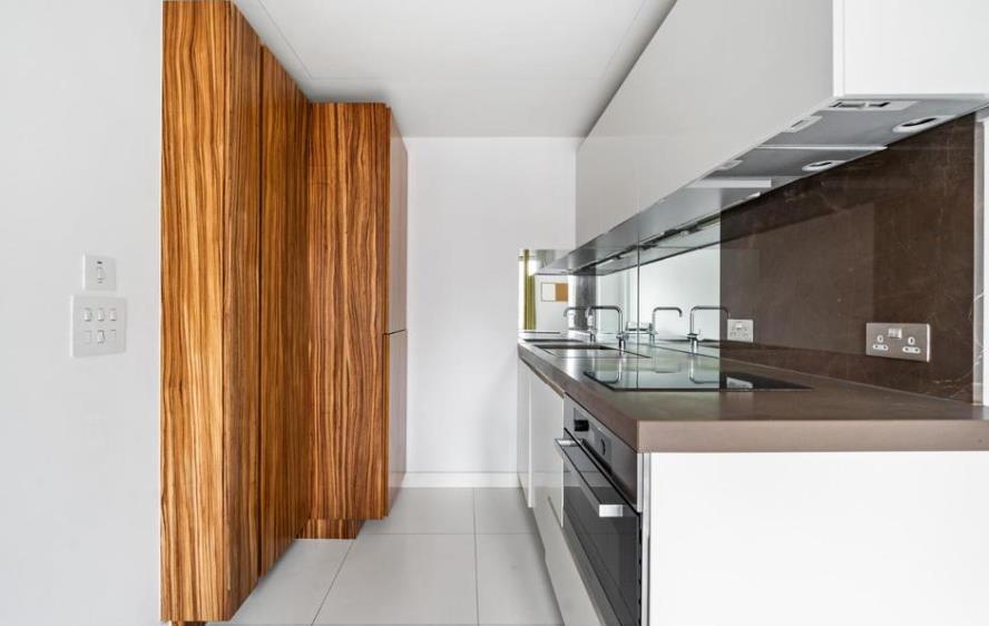 Flat Longford Street in Greater London
