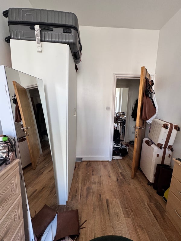 Room Arthur Road in Greater London
