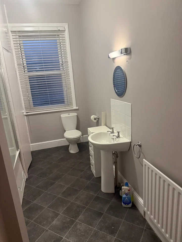 Flat London Road in Surrey Heath