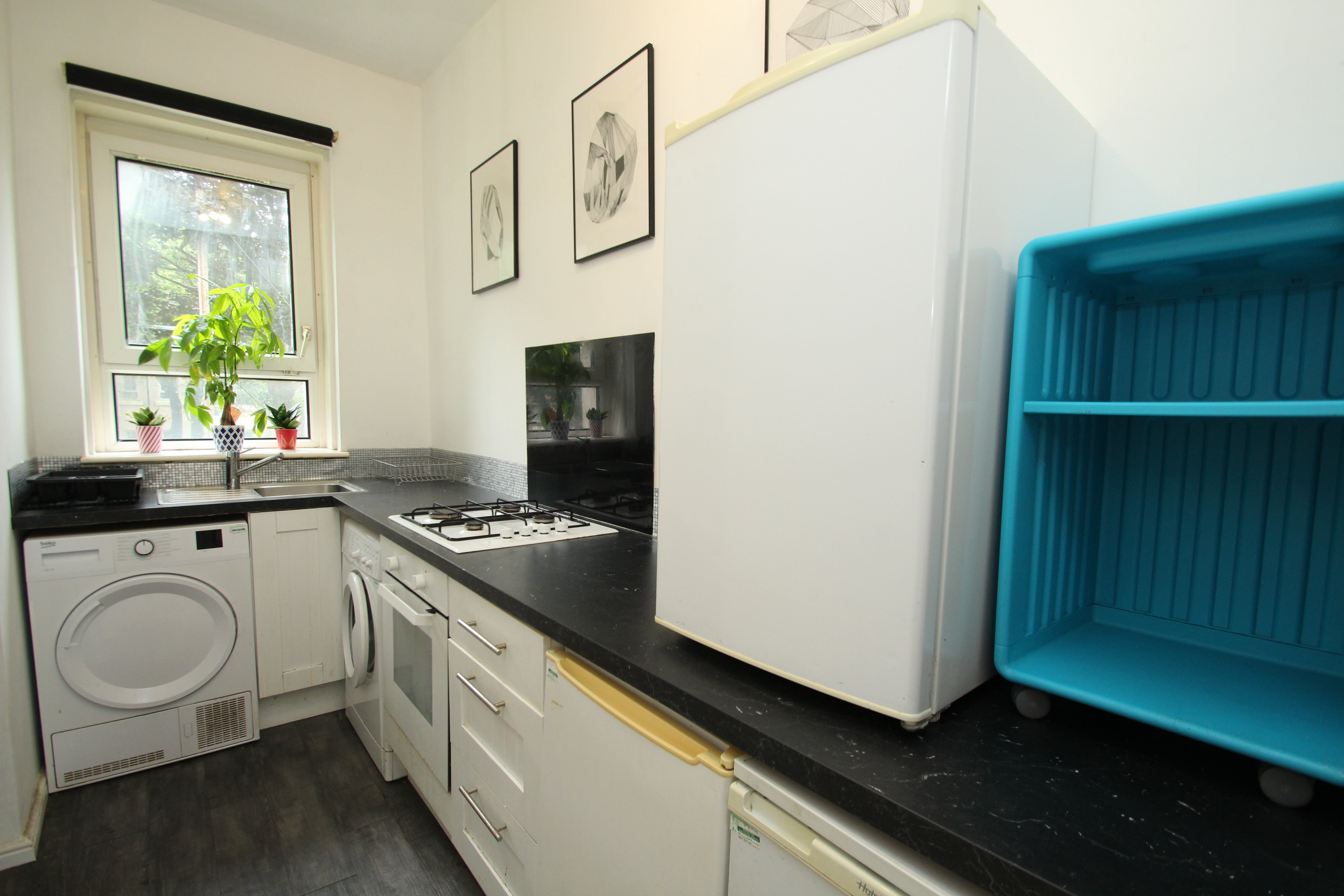 Flat Birchfield Drive in Glasgow