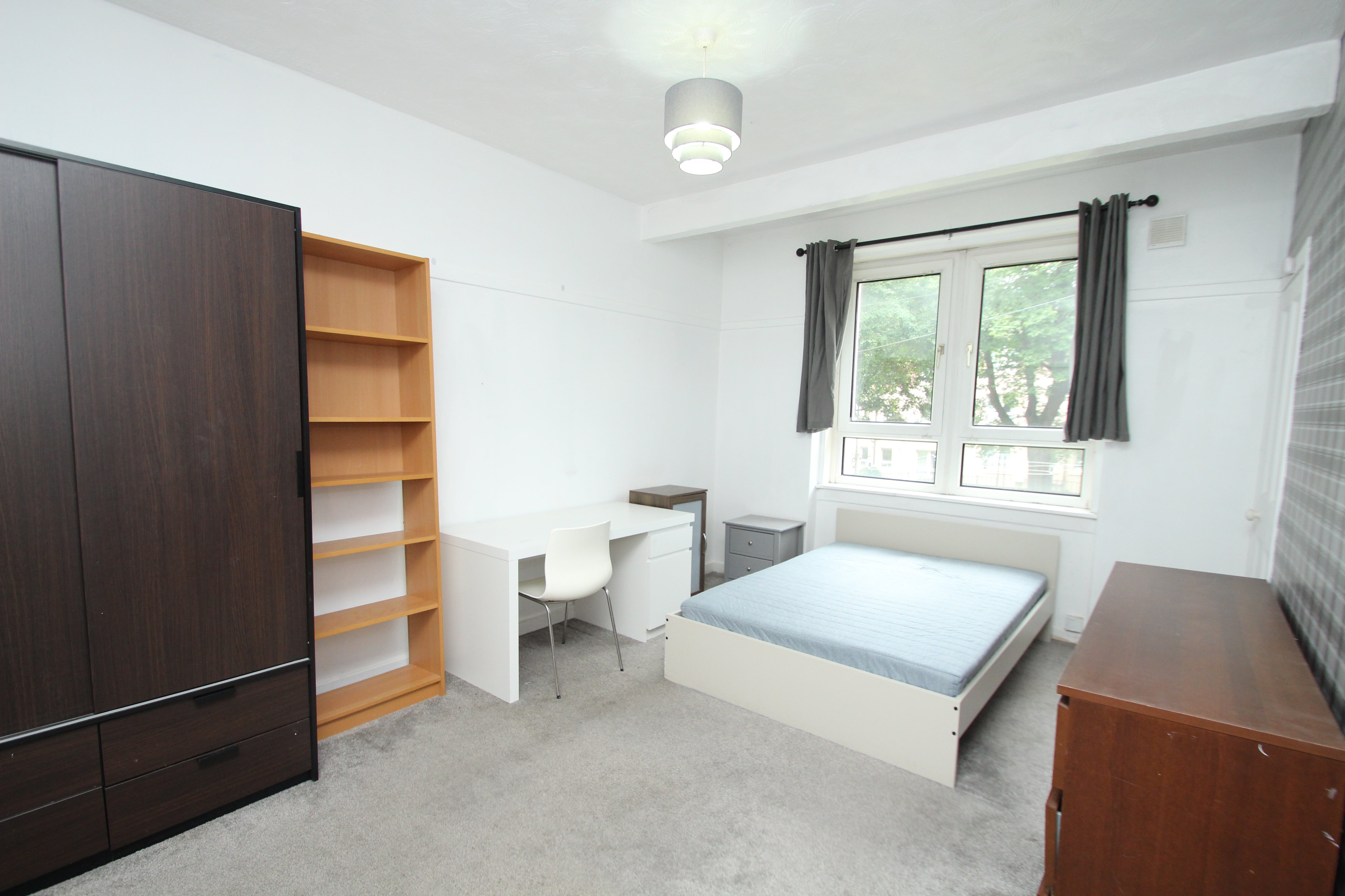 Flat Birchfield Drive in Glasgow
