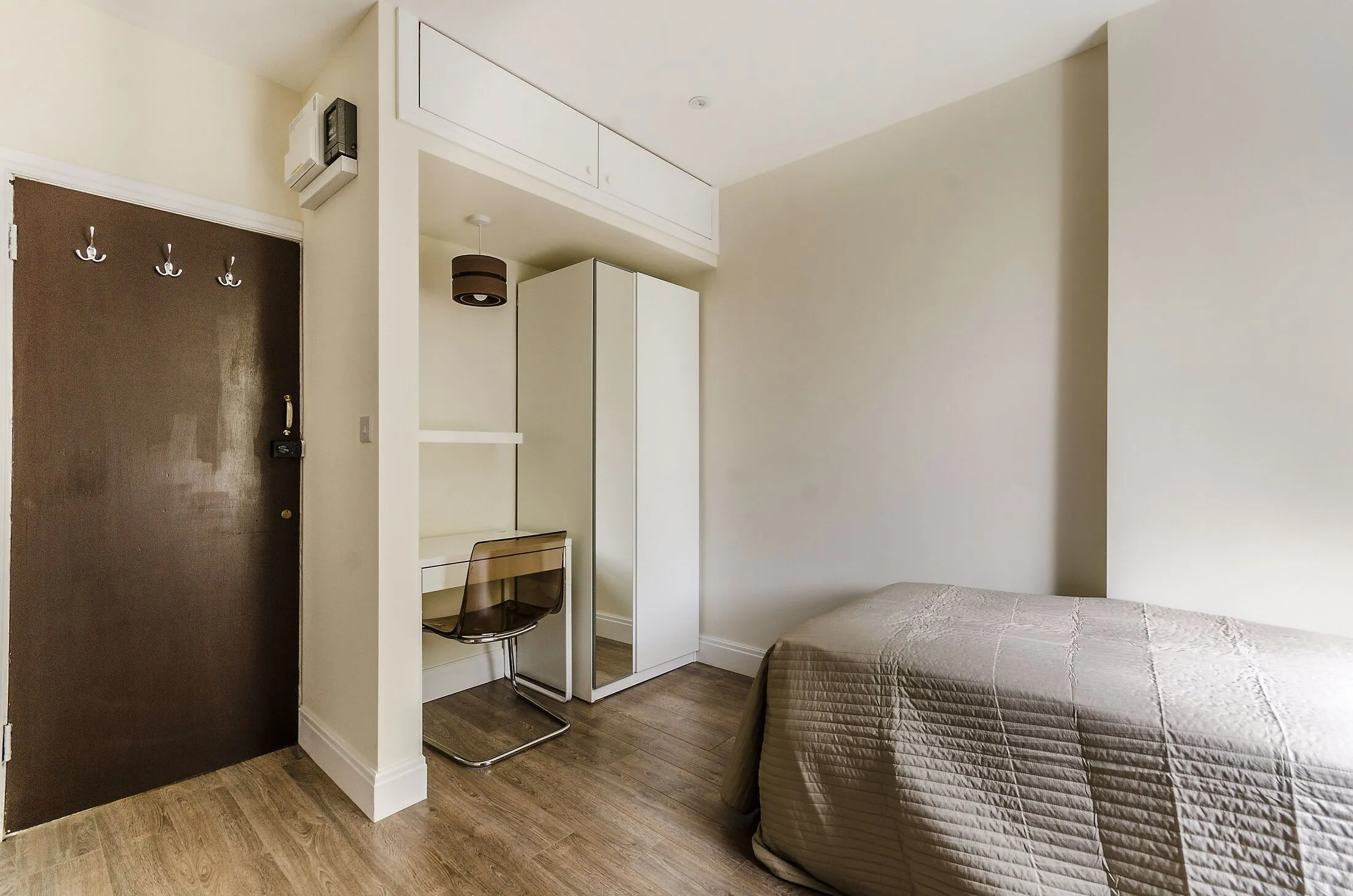 Flat Nevern Place in Greater London