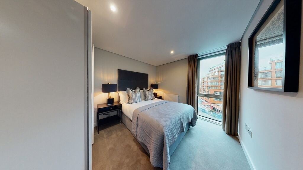 Flat Merchant Square in City of Westminster
