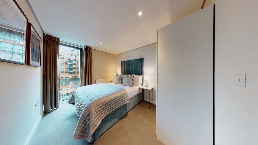 Flat Merchant Square in City of Westminster