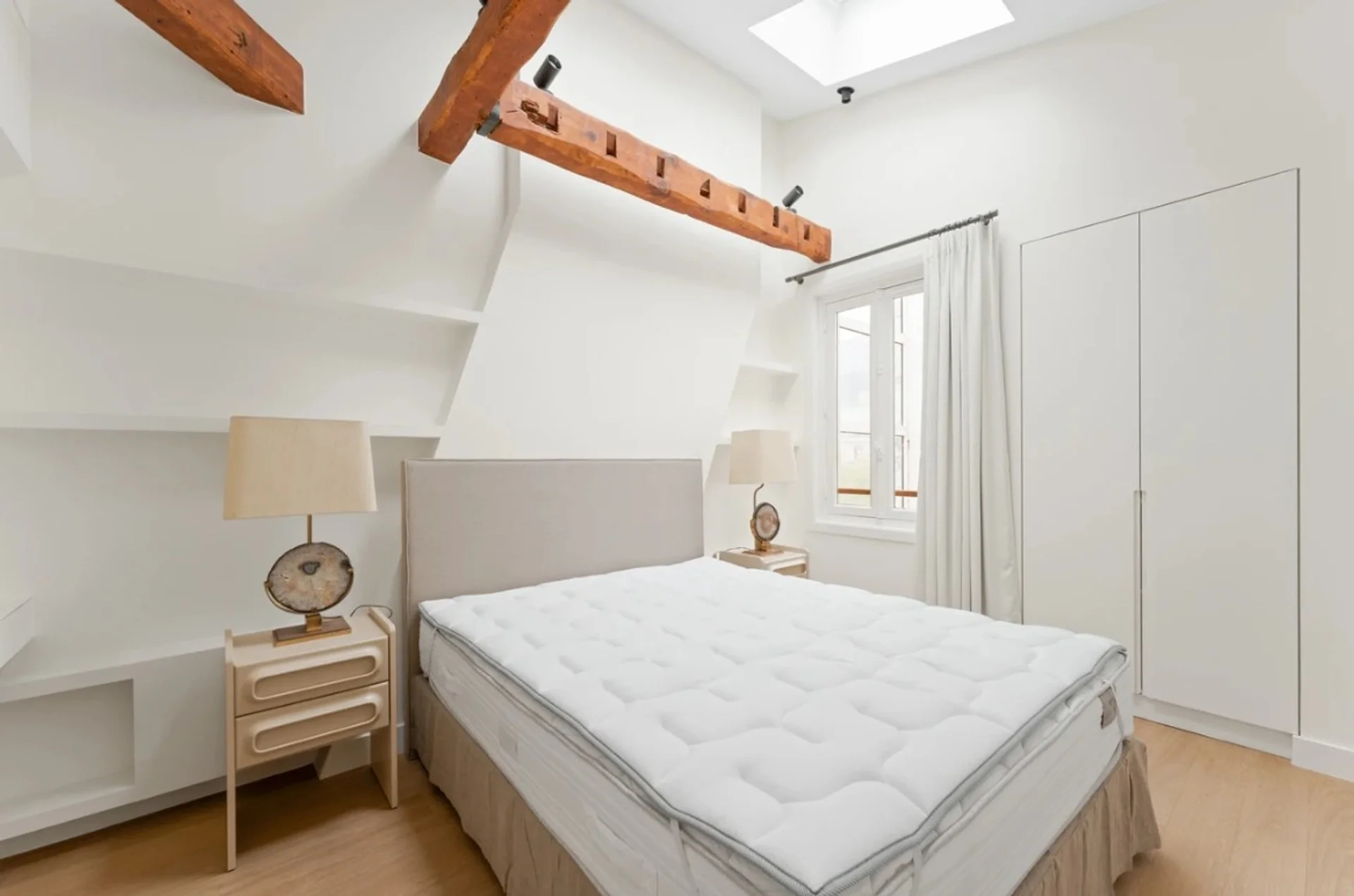 Flat Avenue Achille Peretti in Neuilly-sur-Seine