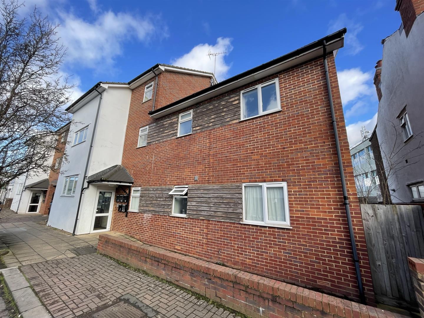 Flat Glenhaven Avenue in Hertsmere