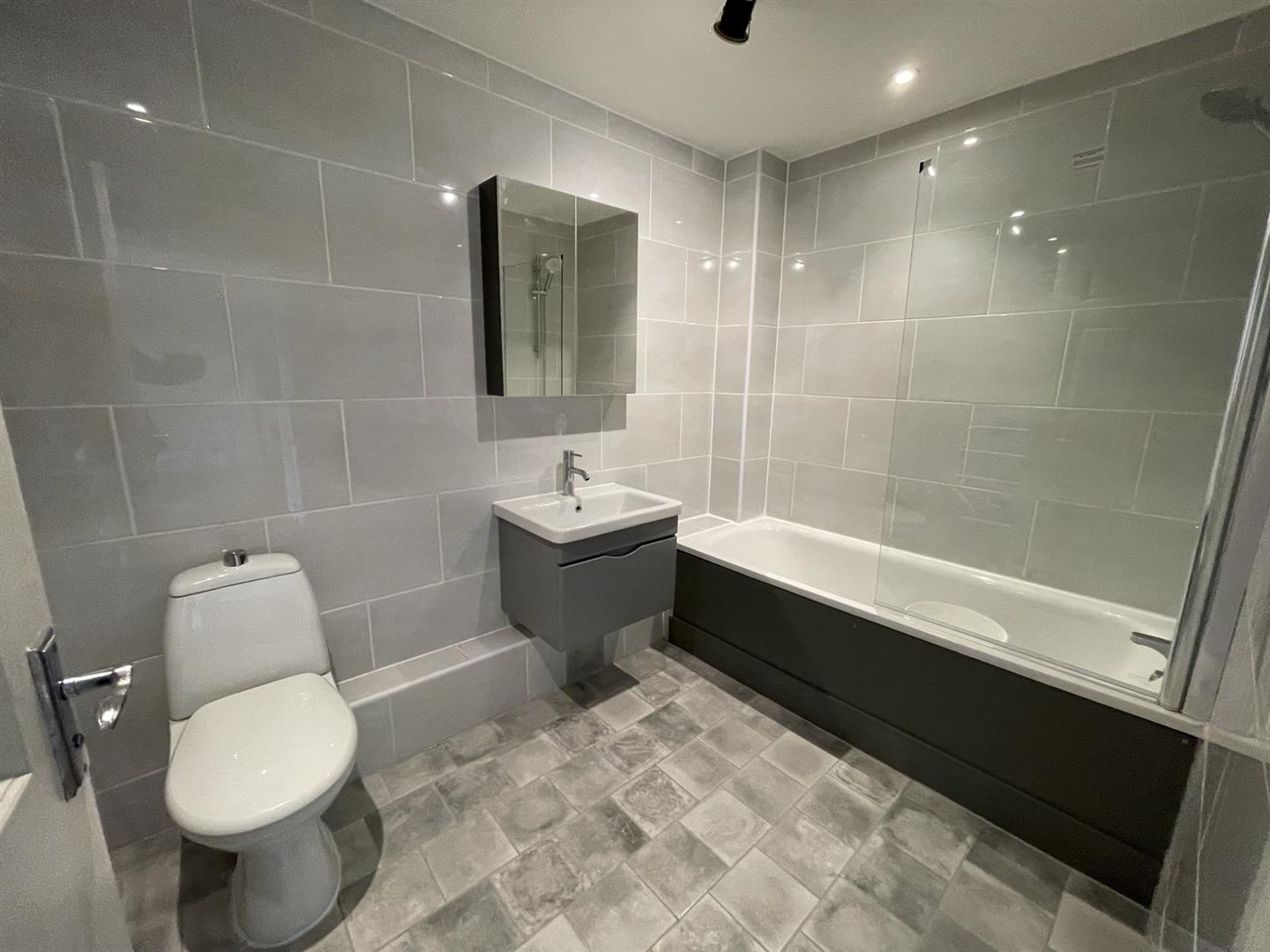 Flat Glenhaven Avenue in Hertsmere