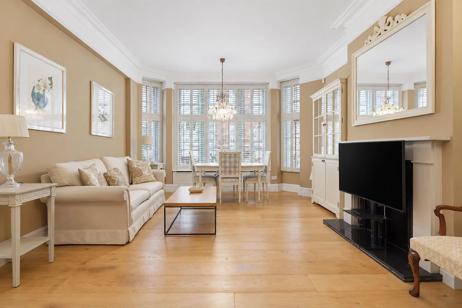 Flat Basil Street in Greater London