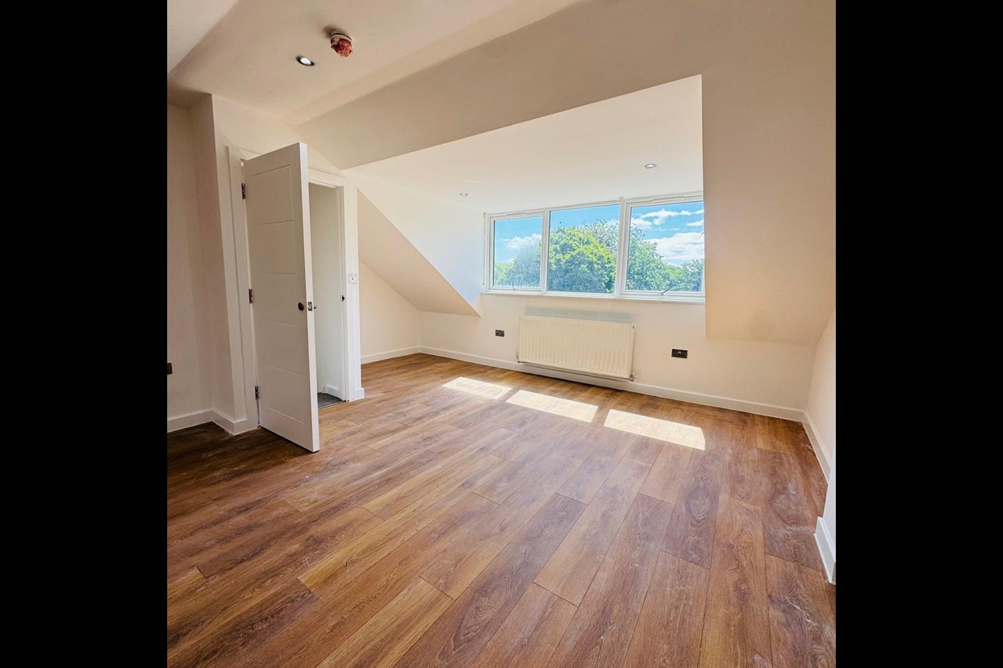 Flat Kingsley Road in Greater London