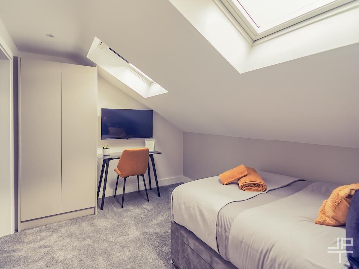 Room Manchester Road in Warrington