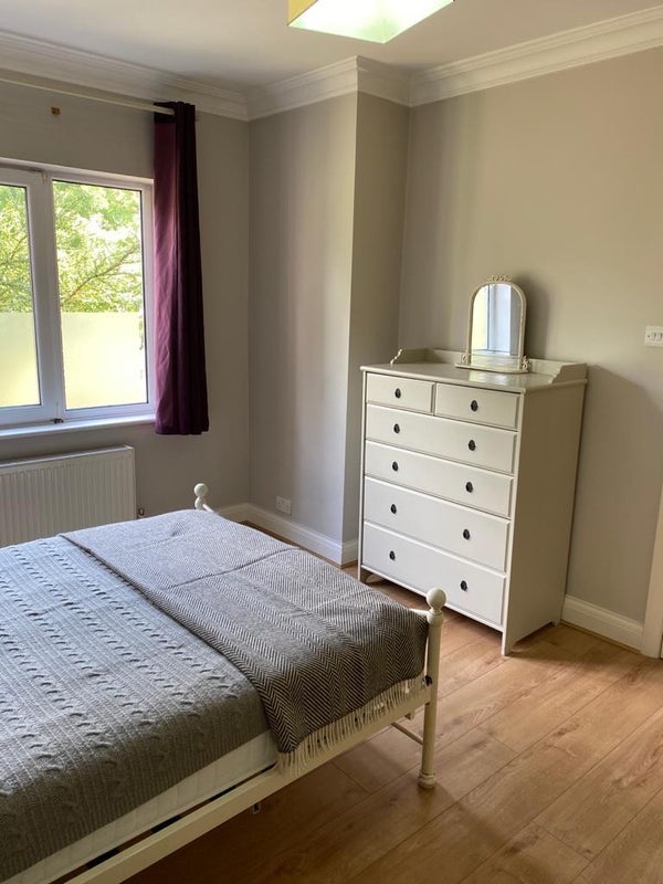 Room Perryn Road in Greater London