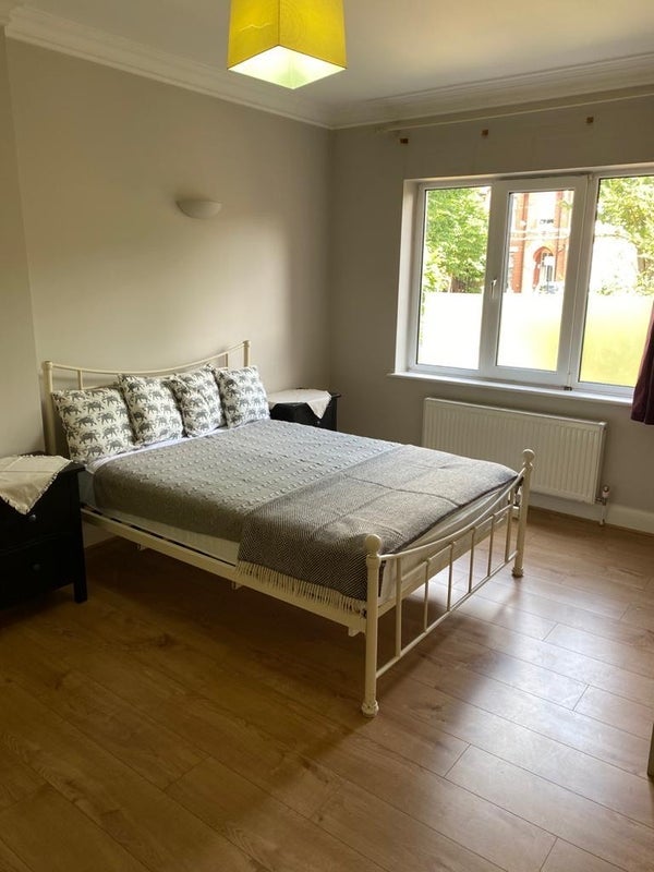 Room Perryn Road in Greater London