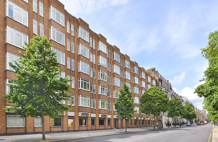 Flat Sloane Street in Greater London