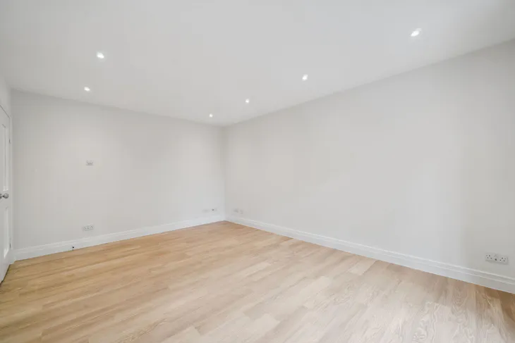 Flat Sloane Street in Greater London