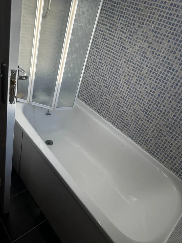 Room Hughenden Road in High Wycombe