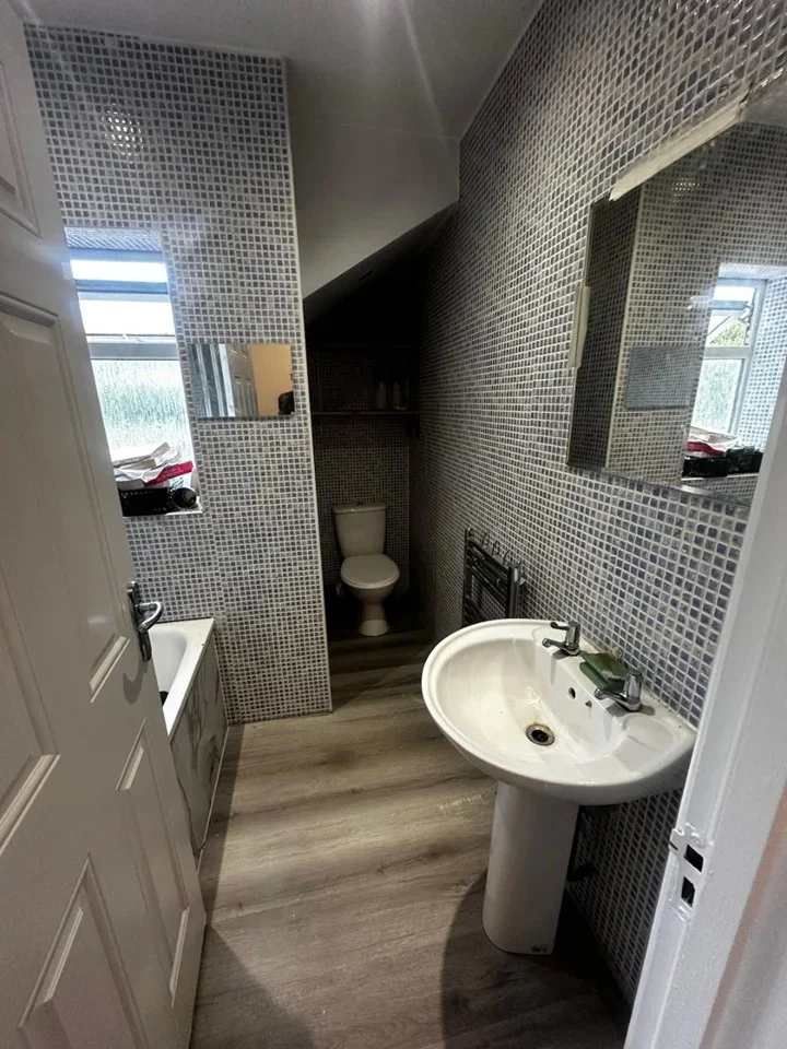 Room Hughenden Road in High Wycombe