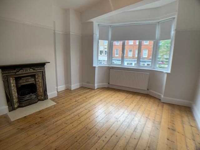 Flat Alexandra Park Road in Greater London