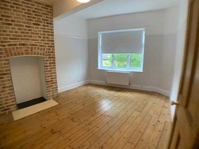 Flat Alexandra Park Road in Greater London