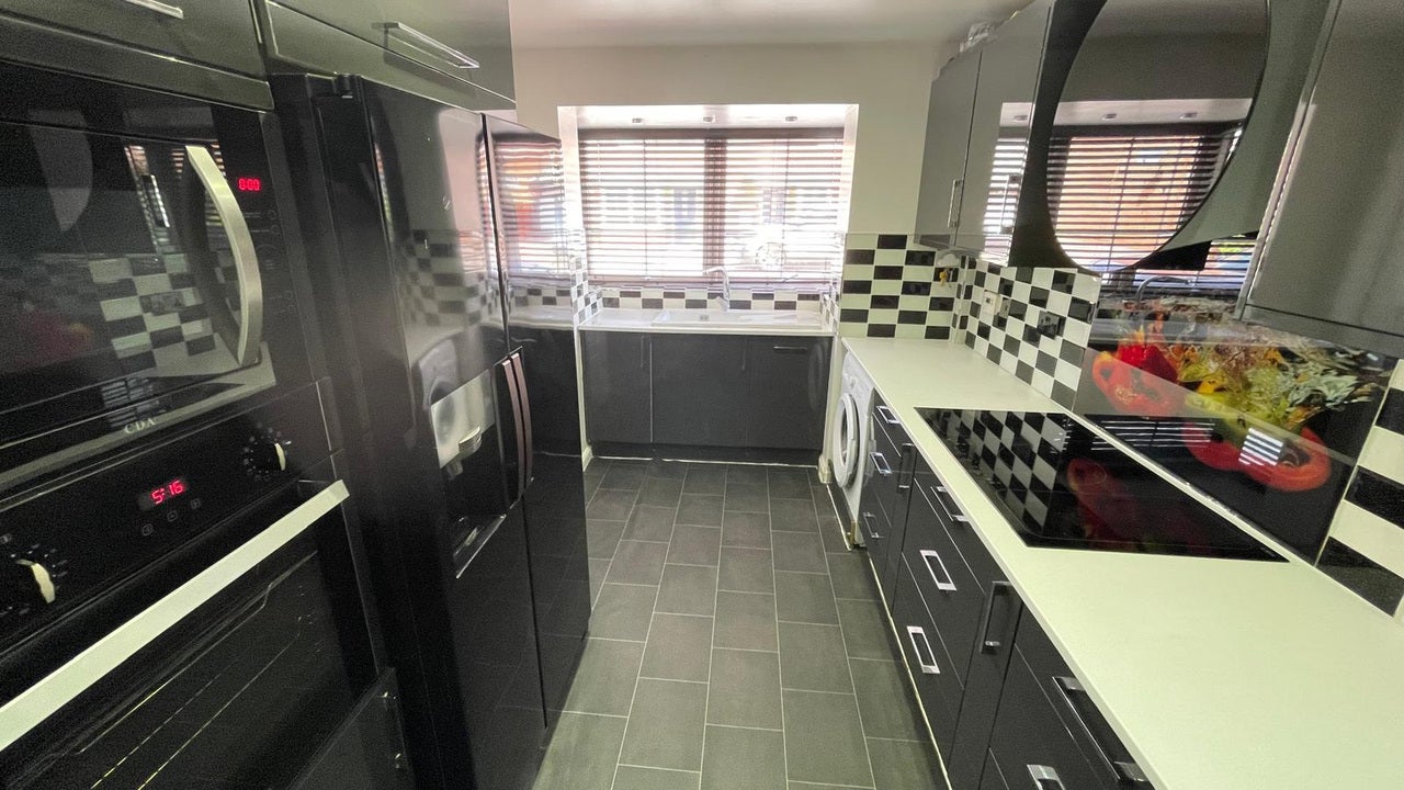 House Design Drive in Dunstable