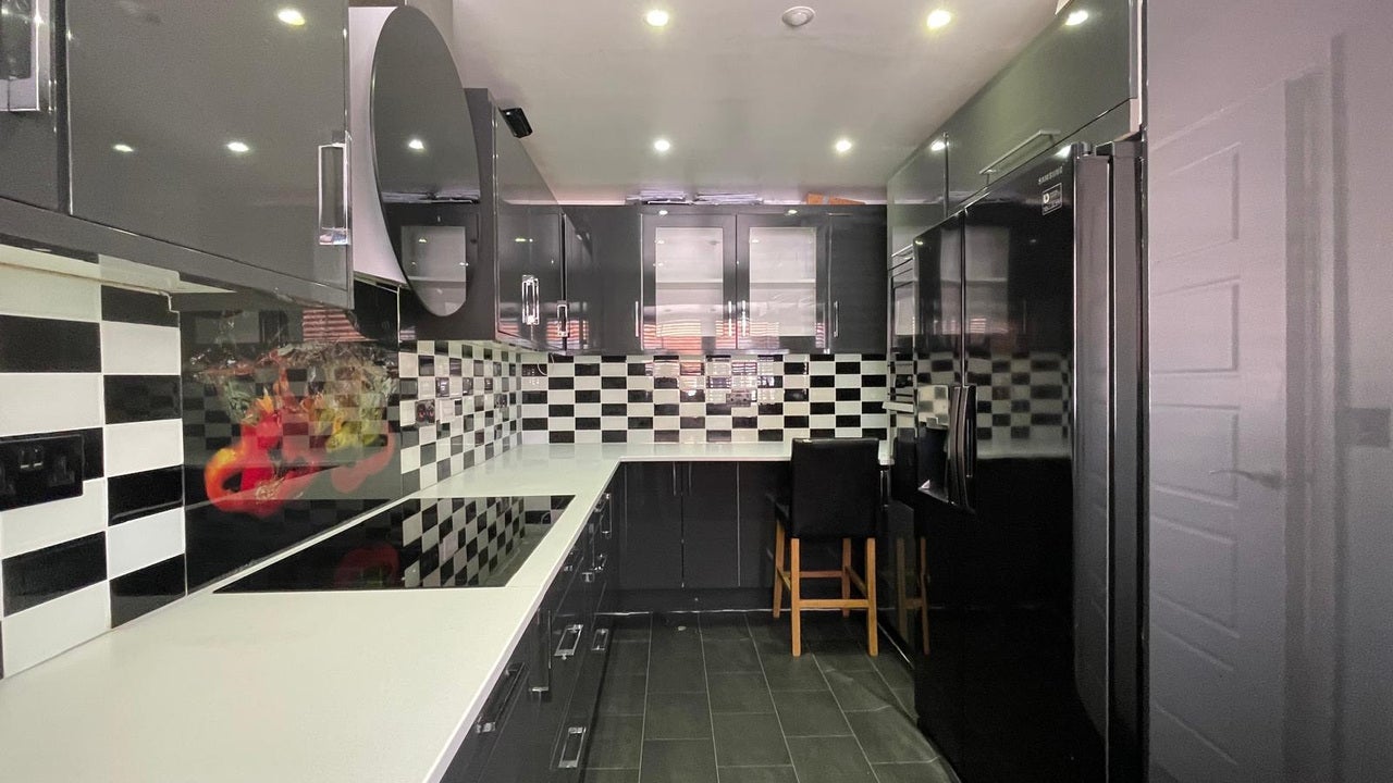 House Design Drive in Dunstable