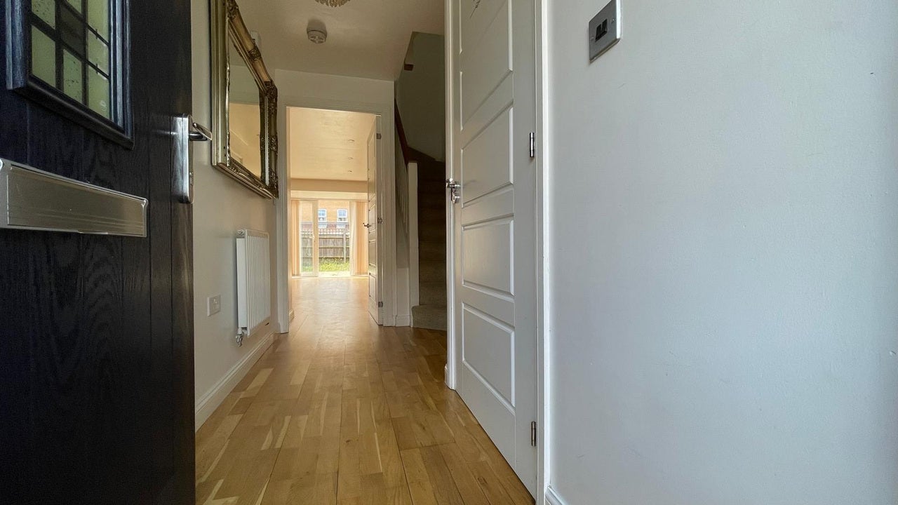 House Design Drive in Dunstable
