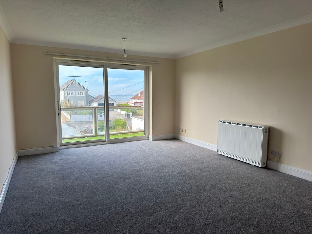 Flat Bembridge Drive in Hayling Island