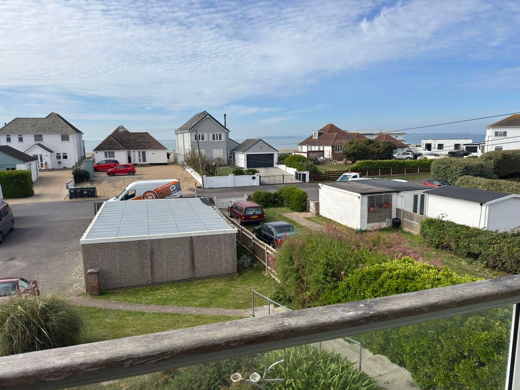 Flat Bembridge Drive in Hayling Island