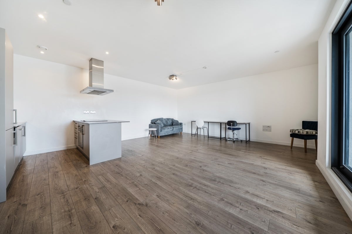 Flat Rotherhithe New Road in Greater London