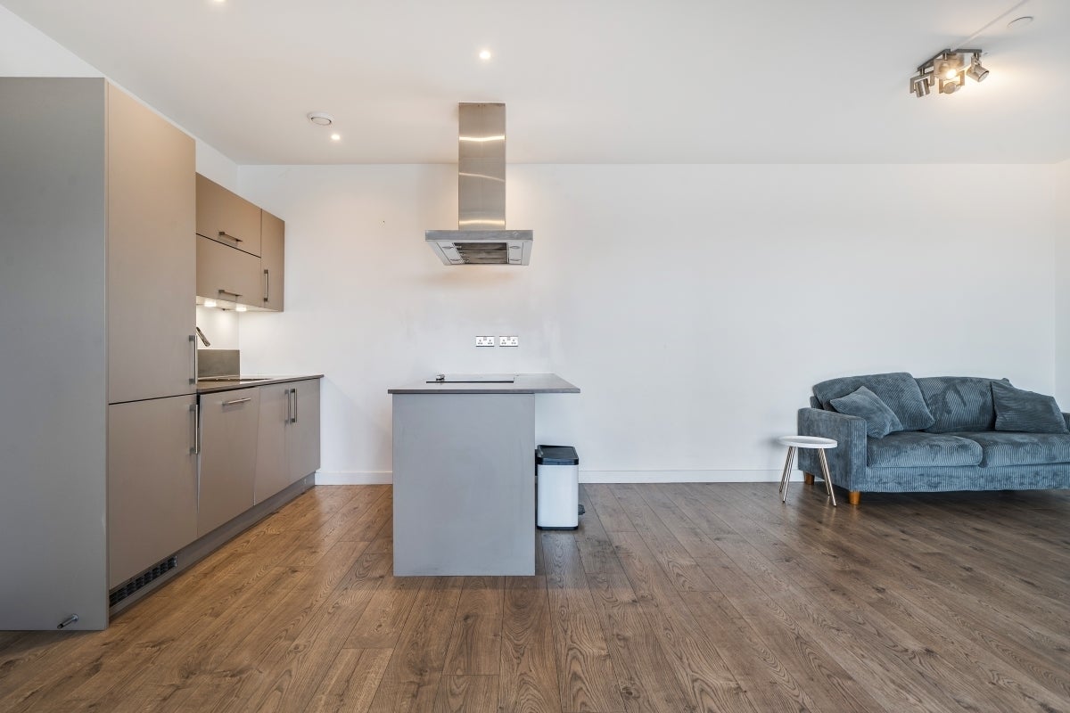Flat Rotherhithe New Road in Greater London