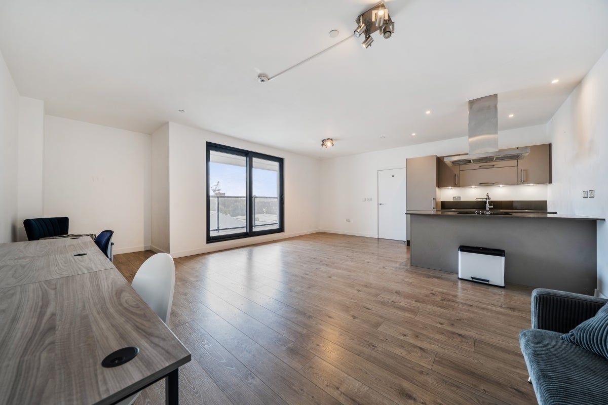 Flat Rotherhithe New Road in Greater London