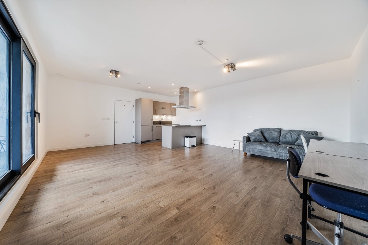 Flat Rotherhithe New Road in Greater London