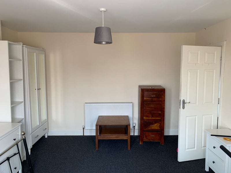 Room Mansfield Road in Poole